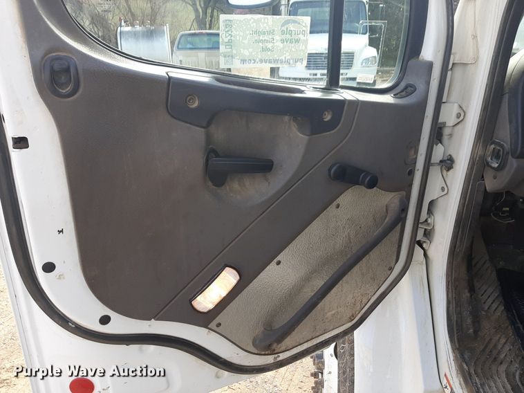 image for item DP2731 2021 Freightliner  Business Class M2 106 refuse truck