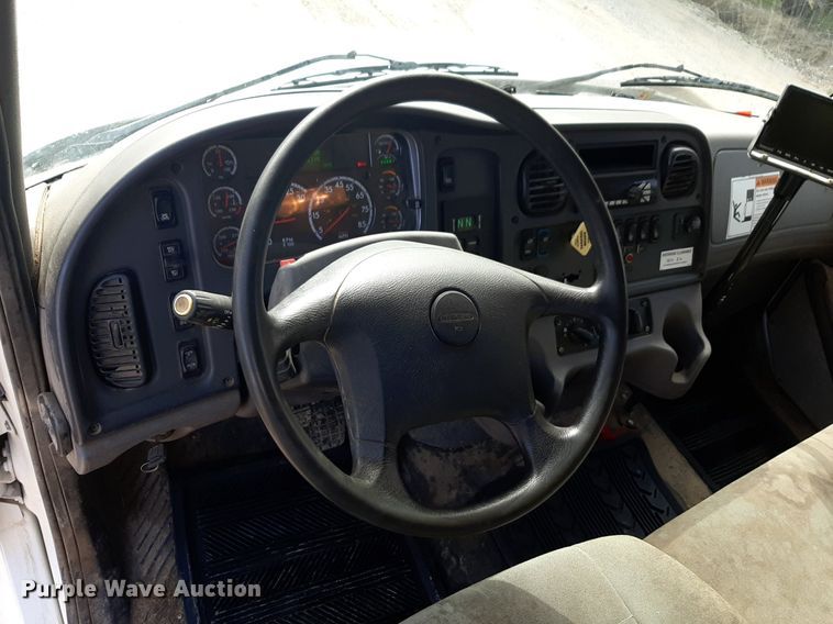 image for item DP2731 2021 Freightliner  Business Class M2 106 refuse truck