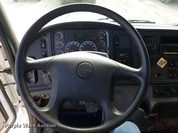 image for item DP2731 2021 Freightliner  Business Class M2 106 refuse truck