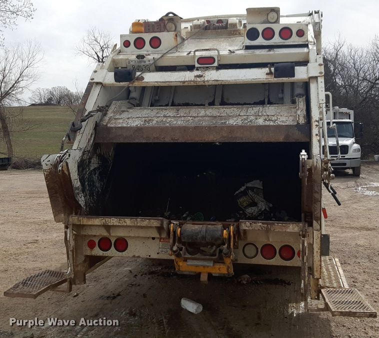 image for item DP2732 2015 Freightliner Business Class M2 106 refuse truck