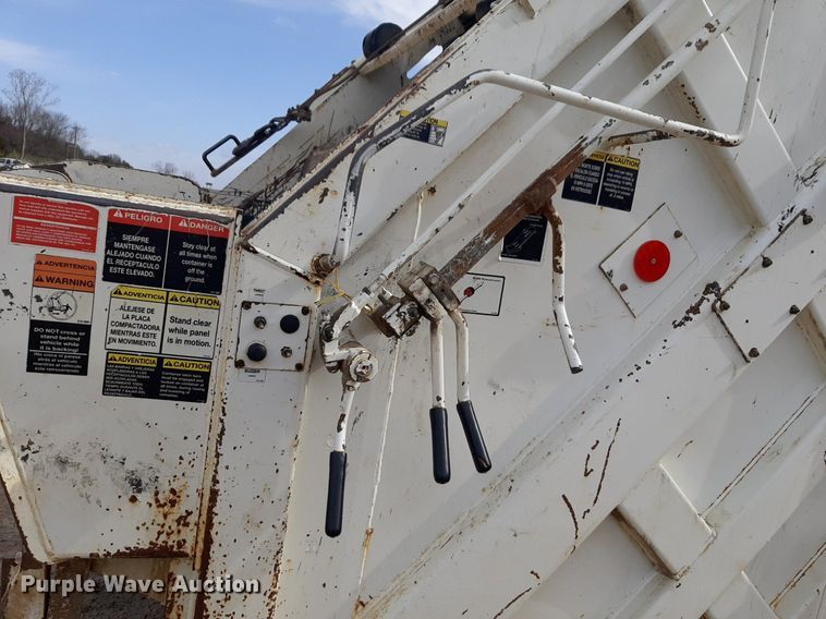 image for item DP2732 2015 Freightliner Business Class M2 106 refuse truck