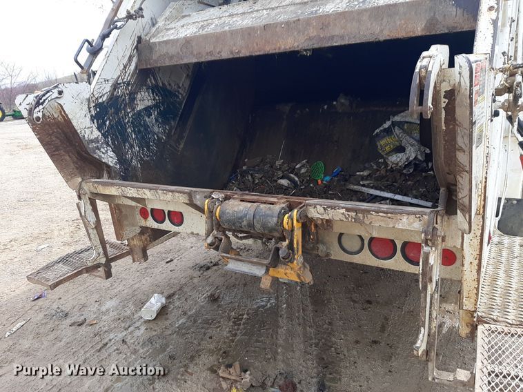 image for item DP2732 2015 Freightliner Business Class M2 106 refuse truck