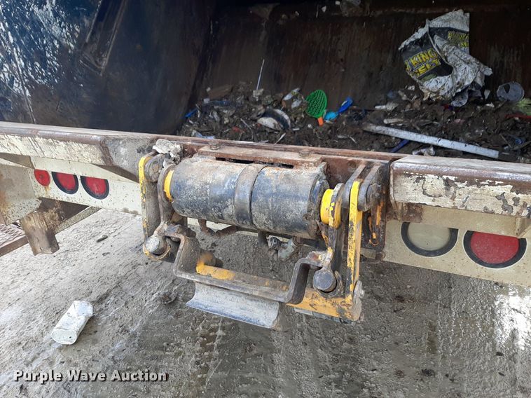 image for item DP2732 2015 Freightliner Business Class M2 106 refuse truck