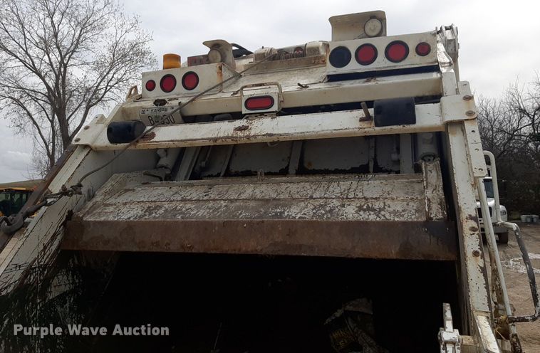 image for item DP2732 2015 Freightliner Business Class M2 106 refuse truck