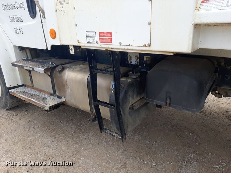 image for item DP2732 2015 Freightliner Business Class M2 106 refuse truck