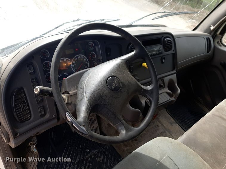 image for item DP2732 2015 Freightliner Business Class M2 106 refuse truck