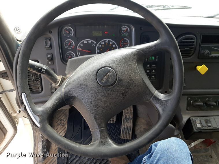 image for item DP2732 2015 Freightliner Business Class M2 106 refuse truck