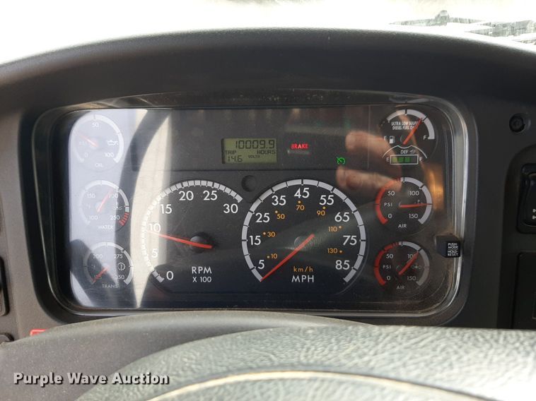 image for item DP2732 2015 Freightliner Business Class M2 106 refuse truck