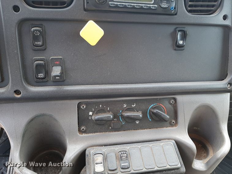 image for item DP2732 2015 Freightliner Business Class M2 106 refuse truck