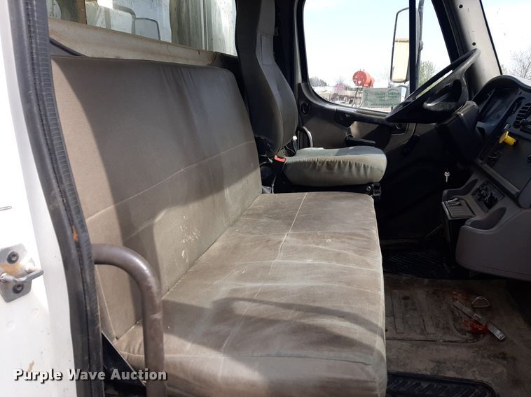 image for item DP2732 2015 Freightliner Business Class M2 106 refuse truck