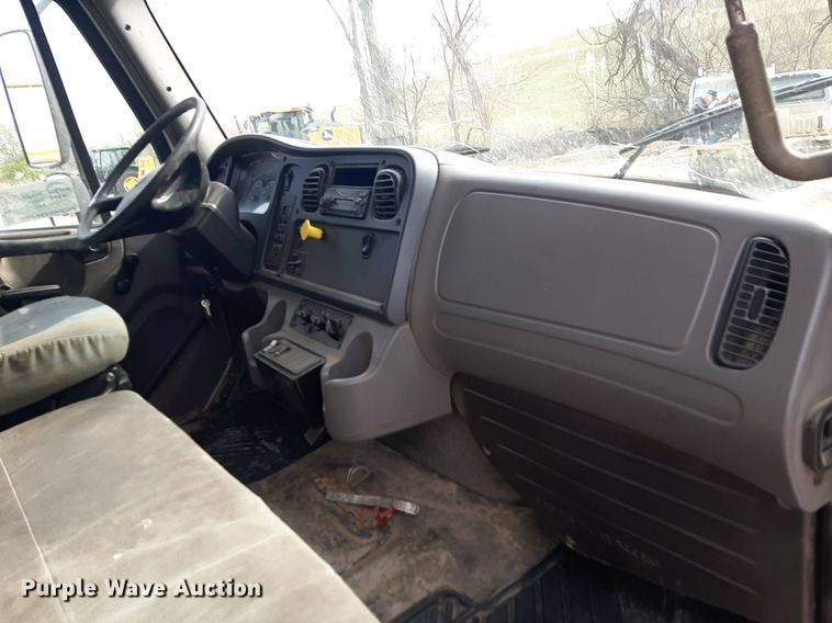 image for item DP2732 2015 Freightliner Business Class M2 106 refuse truck