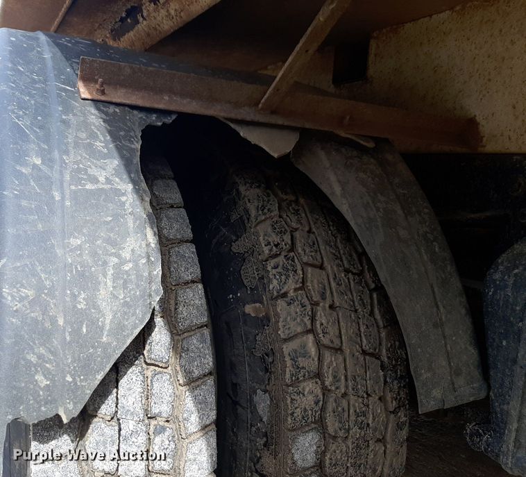 image for item DP2732 2015 Freightliner Business Class M2 106 refuse truck