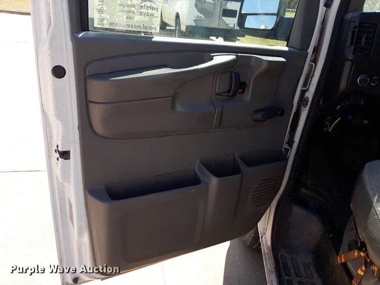 image for item DP2741 2009 Chevrolet Express 2500 van