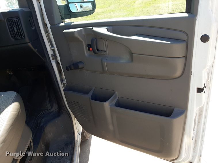 image for item DP2741 2009 Chevrolet Express 2500 van