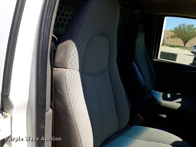image for item DP2741 2009 Chevrolet Express 2500 van