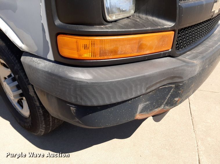image for item DP2742 2007 Chevrolet Express 2500 van