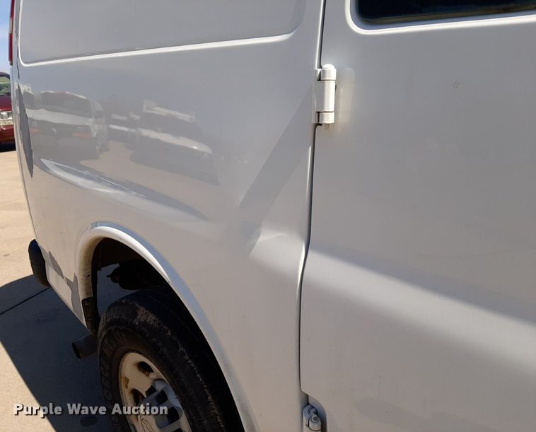 image for item DP2742 2007 Chevrolet Express 2500 van
