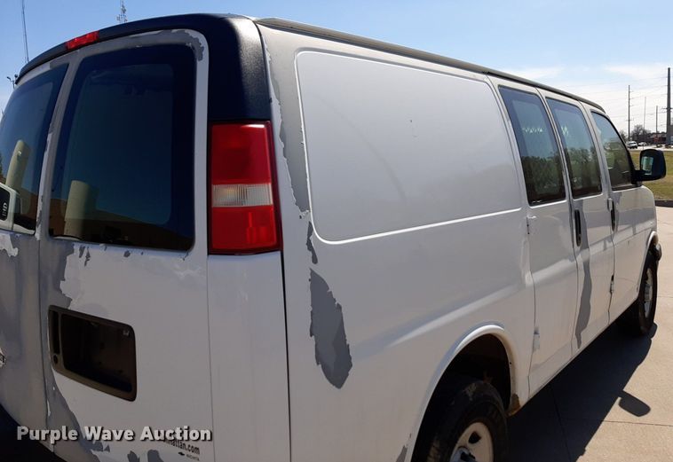image for item DP2742 2007 Chevrolet Express 2500 van