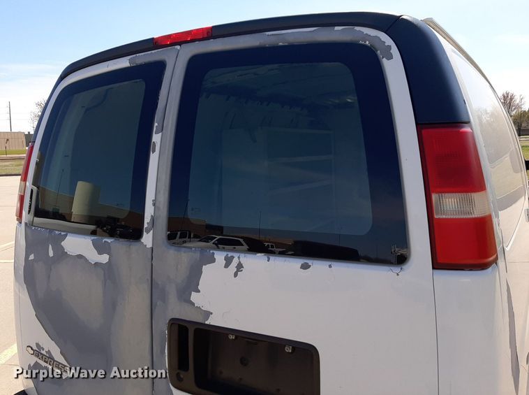 image for item DP2742 2007 Chevrolet Express 2500 van