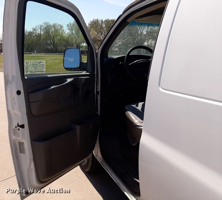 image for item DP2742 2007 Chevrolet Express 2500 van