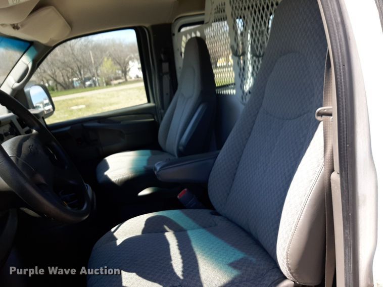 image for item DP2742 2007 Chevrolet Express 2500 van