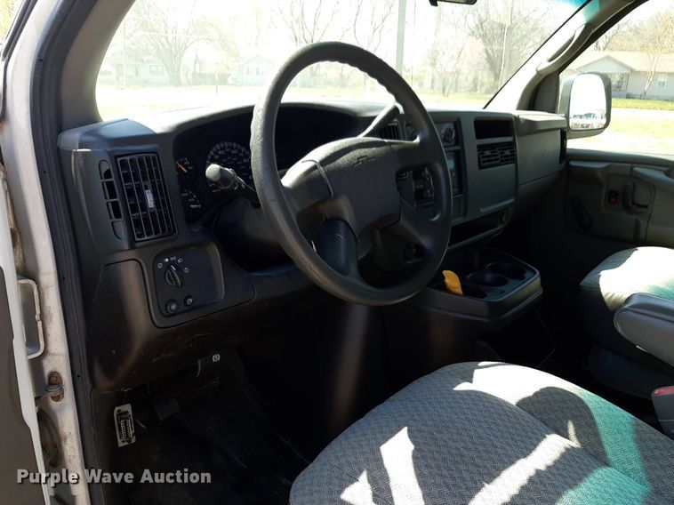 image for item DP2742 2007 Chevrolet Express 2500 van