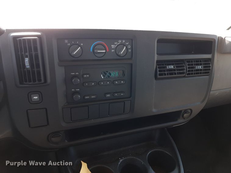 image for item DP2742 2007 Chevrolet Express 2500 van