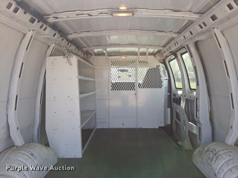 image for item DP2742 2007 Chevrolet Express 2500 van