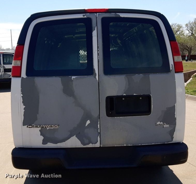 image for item DP2745 2007 Chevrolet Express 2500 van