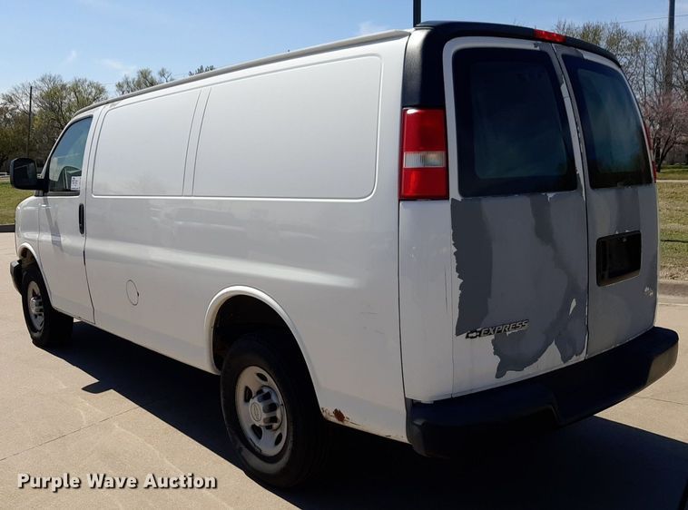 image for item DP2745 2007 Chevrolet Express 2500 van