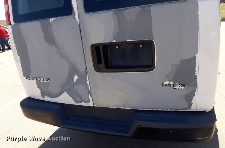 image for item DP2745 2007 Chevrolet Express 2500 van
