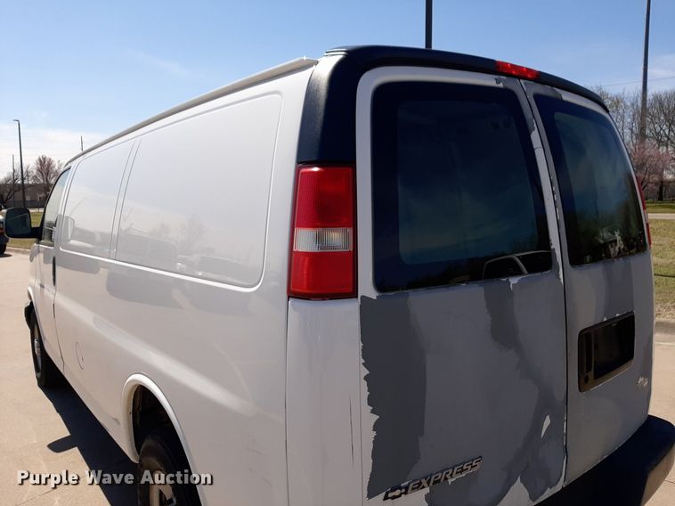 image for item DP2745 2007 Chevrolet Express 2500 van