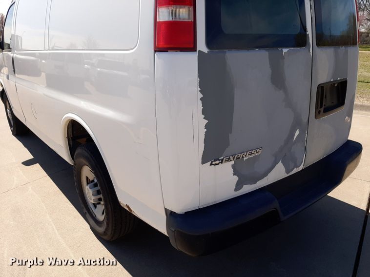 image for item DP2745 2007 Chevrolet Express 2500 van