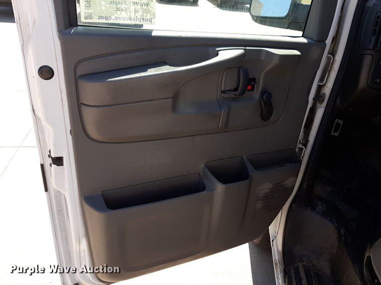 image for item DP2745 2007 Chevrolet Express 2500 van