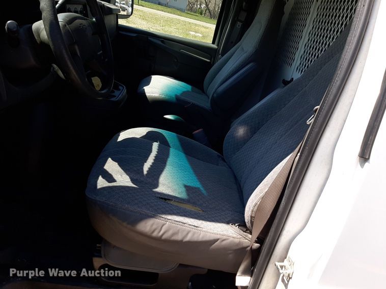image for item DP2745 2007 Chevrolet Express 2500 van