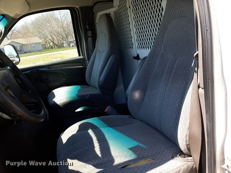 image for item DP2745 2007 Chevrolet Express 2500 van