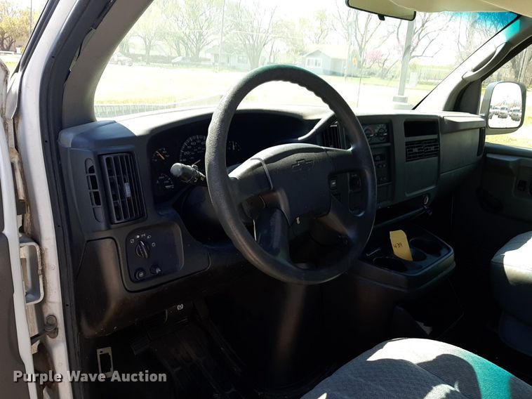 image for item DP2745 2007 Chevrolet Express 2500 van