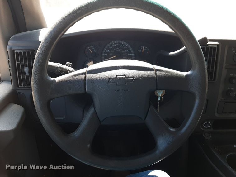 image for item DP2745 2007 Chevrolet Express 2500 van