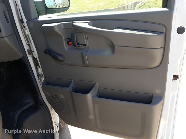 image for item DP2745 2007 Chevrolet Express 2500 van