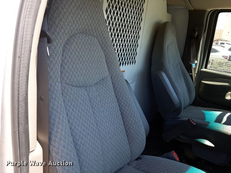 image for item DP2745 2007 Chevrolet Express 2500 van