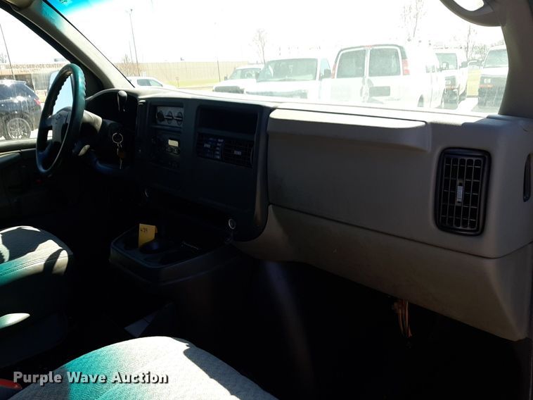 image for item DP2745 2007 Chevrolet Express 2500 van