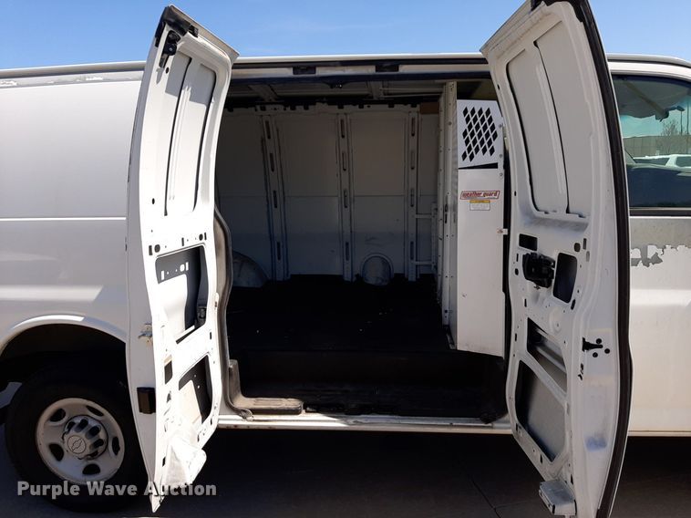 image for item DP2745 2007 Chevrolet Express 2500 van