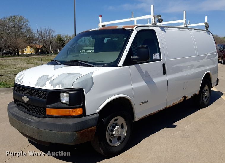 image for item DP2746 2005 Chevrolet  Express 2500 van