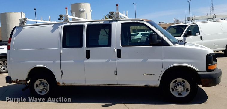 image for item DP2746 2005 Chevrolet  Express 2500 van