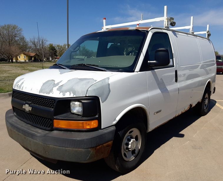 image for item DP2746 2005 Chevrolet  Express 2500 van