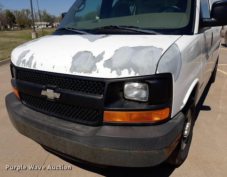 image for item DP2746 2005 Chevrolet  Express 2500 van