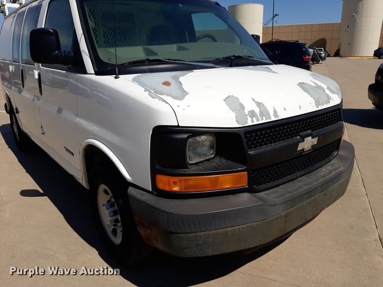 image for item DP2746 2005 Chevrolet  Express 2500 van