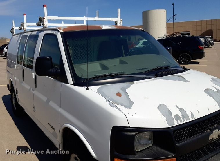 image for item DP2746 2005 Chevrolet  Express 2500 van