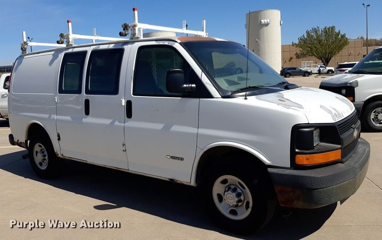 image for item DP2746 2005 Chevrolet  Express 2500 van