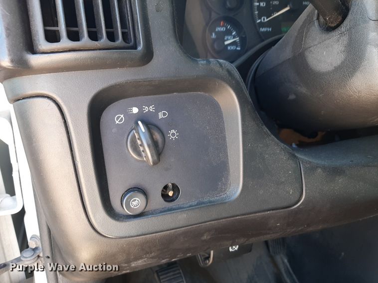 image for item DP2746 2005 Chevrolet  Express 2500 van